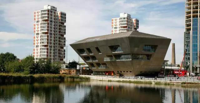 水景图书馆（Canada Water Library ）